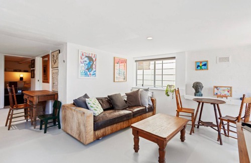 Bronte Casa | Sunny, Stylish, & Relaxed Coastal House