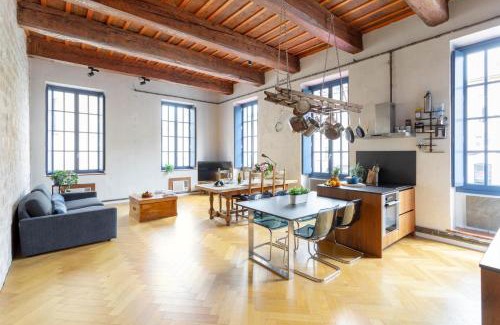 Opera Apartamento | Sunny Stylish Spacious Loft in Old-Port