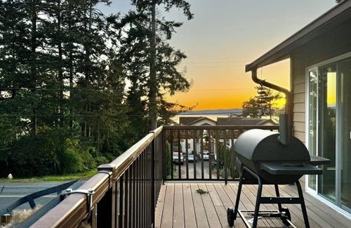 Des Moines Apartamento | Sunny Suite Studio, private entrance & bathroom, near Seattle & SeaTac Airport.