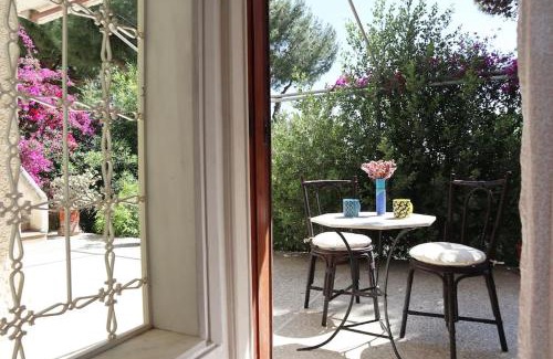 Kropia Casa | Sunny summer house with sea view