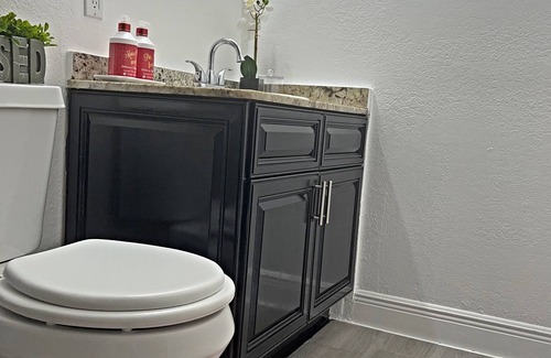 Coral Heights Apartamento | Sunny Sweet Studio for 2 guests With free Parking/Wifi, close to the Beach!