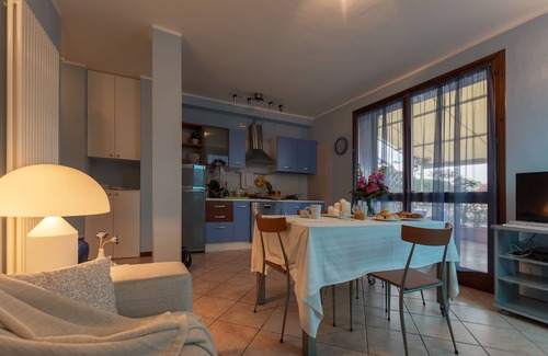 Marina di Ravenna Apartamento | Luminoso apartamento con gran terraza en el Puerto Canal de Marina di Ravenna