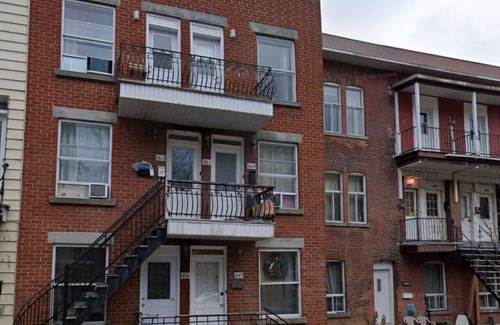 Hochelaga Apartamento | Condominio reformado y totalmente amueblado cerca de metro con parking.