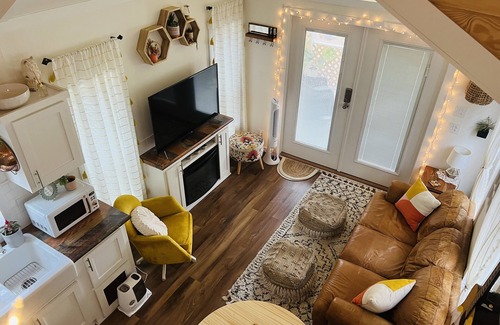 Woodland Park Casa | Sunny Treetop Tiny Home! Beautiful Pikes Peak View!
