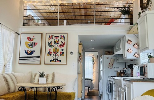 Woodland Park Casa | Sunny Treetop Tiny Home! Beautiful Pikes Peak View!