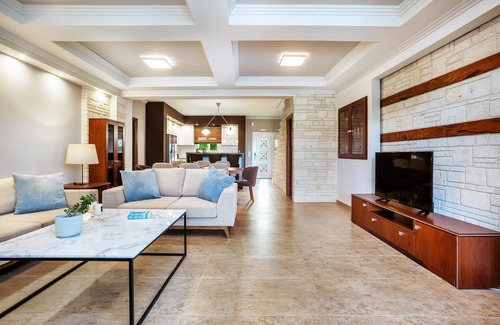 Haniotis Villa | Sunny Villas Exclusive