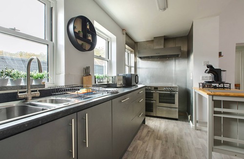 Buxton Casa | SUNNYMEADE, family friendly, with hot tub in Buxton, Norfolk