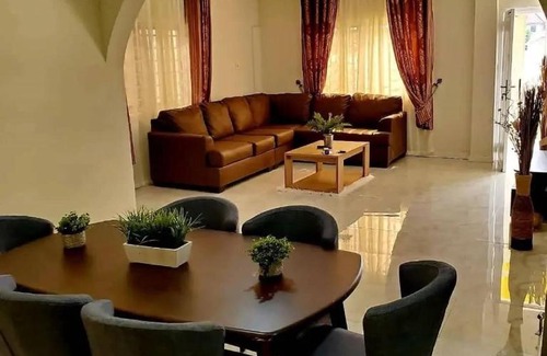 Accra Apartamento | Sunnyside Apartments Shortlet