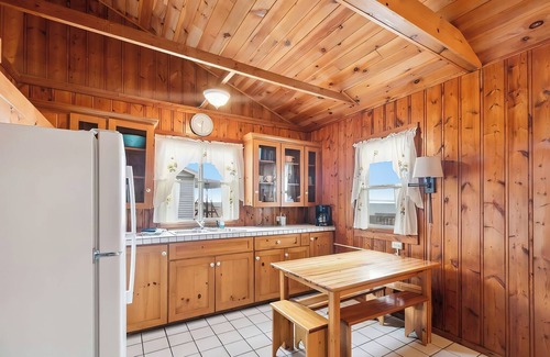 Greenbush Apartamento | Sunnyside Combined 12BR 5BA Lakefront Retreat
