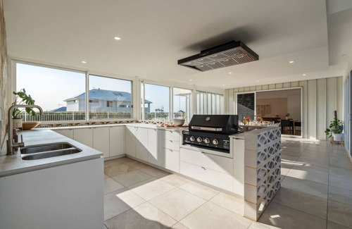Sellicks Beach Casa | Sunnyside - Family friendly.Sleeps 12.Sea Views