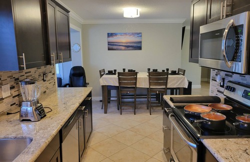 Lauderhill Casa | SunnySide Getaway <15mins from beach/Dtown/airport
