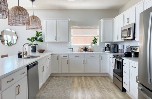 Kimberling City Casa | Sunnyside Haven- 7BR- Sleeps 22! Close to Silver Dollar City & Dogwood Canyon!