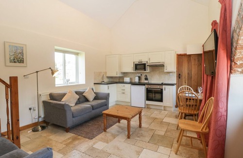 Loxton Cabaña | SUNNYSIDE, pet friendly, character holiday cottage in Bleadon