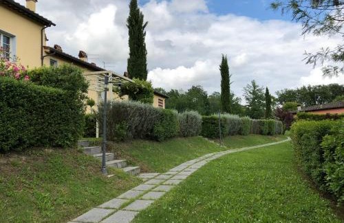 Lucca Casa | SunnySide Pool and relax in Lucca hills