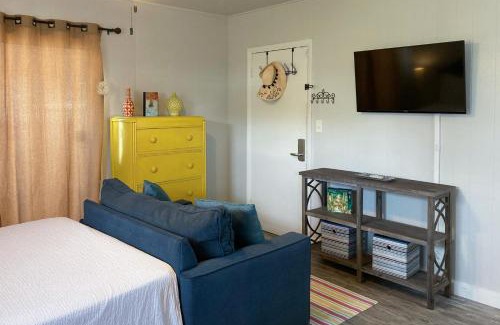 Kiska Beach Hotel | Sunnyside Studio