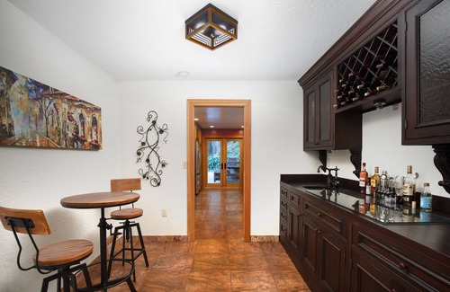 Hacienda Casa | Sunnyside Tranquility - Hot Tub, Fireplace, Views
