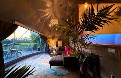 Newton Ferrers Apartamento | Sunridge Geodome with private Hot tub