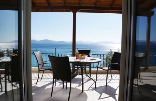 Kefalari Apartamento | Sunrise 2 Apartment - Beautifully Located Air Conditioned Apartment Above Beach