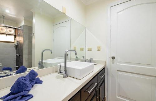Tamarindo Apartamento | Sunrise 6- Ocean View 2 Br Condo, Steps To The Beach