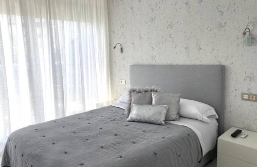 Figueretas Apartamento | Sunrise and Seafront apartment in Ibiza