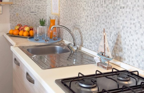 La Strea Casa | Apartamento Sunrise en villa con aparcamiento privado y clima