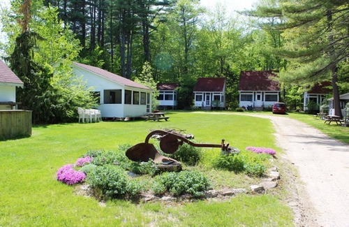 North Sebago Apartamento | Sunrise Apartment-Private Beach-Pets Welcome - Round Table Lodge, Sebago, Maine
