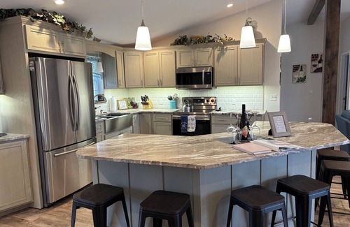 Valois Casa | Sunrise at the Sawmill - Couples Retreat!
