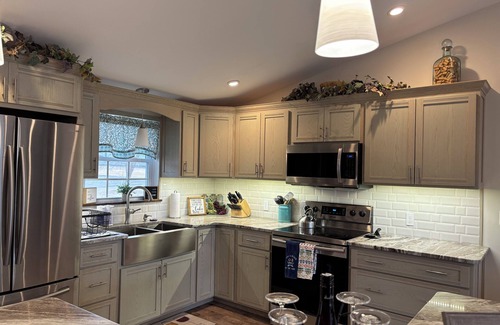 Valois Casa | Sunrise at the Sawmill - Couples Retreat!