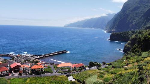 Porto Moniz Apartamento | Sunrise Bay - Modern Flat with stunning views