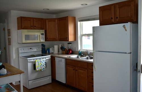 Oscoda Casa | Sunrise Beach - Lake Huron - 3 Bed 2 Bath Condo Sleeps 8