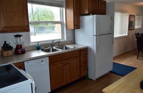 Oscoda Casa | Sunrise Beach - Lake Huron - 3 Bed 2 Bath Condo Sleeps 8