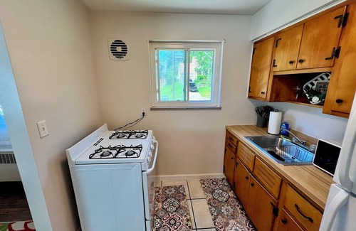 Westwood Apartamento | Sunrise Blossom 2 Bedroom Apartment 13 Minutes to Downtown
