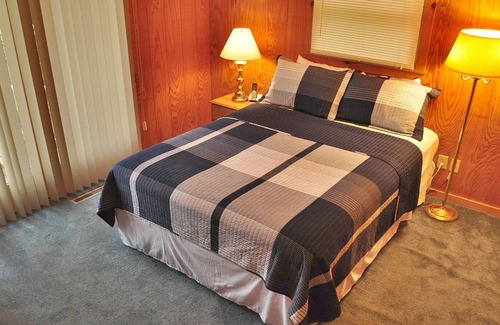 Big Canoe Casa | Sunrise Cabin | Serene Views + Screened Deck + Fireplace + Community Golf, Tennis & Trails