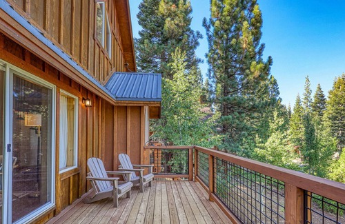 Downtown Casa | Sunrise Chalet by Tahoe Mountain Properties