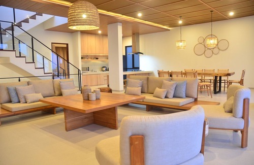 Bandung Villa | Sunrise City View Villa 9 Bedrooms with a Heated Private Swimming Pool