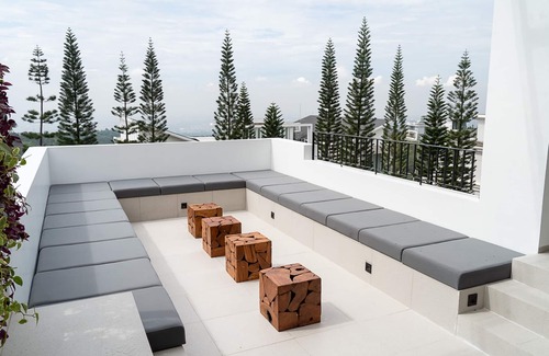 Bandung Villa | Sunrise City View Villa 9 Bedrooms with a Heated Private Swimming Pool