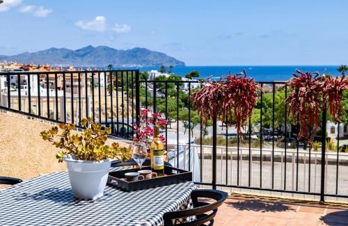 Puerto de Mazarrón Villa | SunRise Den, a pie de playa, vista al mar y piscina