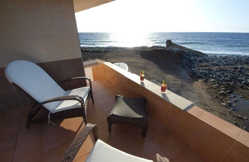 Los Gavilanes Apartamento | Sunrise Directly at the sea