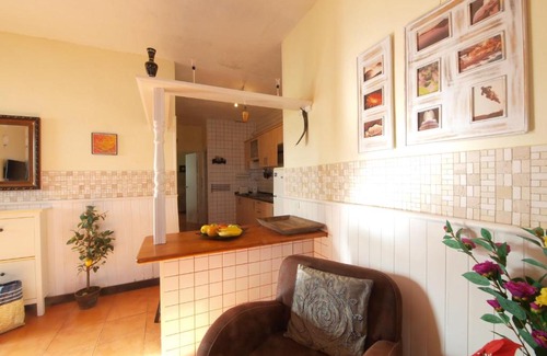 Los Gavilanes Apartamento | sunrise directly at the sea