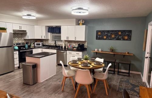 Roswell Casa | Sunrise Experience w/King Size Bed & Pet Friendly