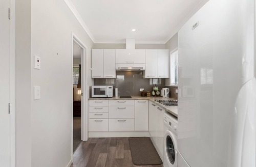 Owhata Casa | Sunrise Getaway - Rotorua Holiday Home