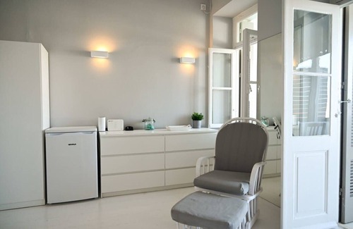 Paleopolis Apartamento | Sunrise Getaway w Sea Views