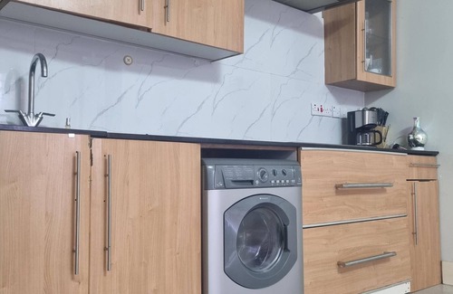 Mbezi Beach Apartamento | Sunrise Haven in Dar es Salaam