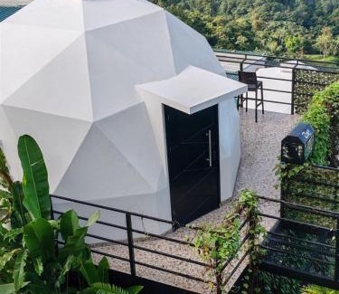 Baru Otro | Sunrise Hill Glamping
