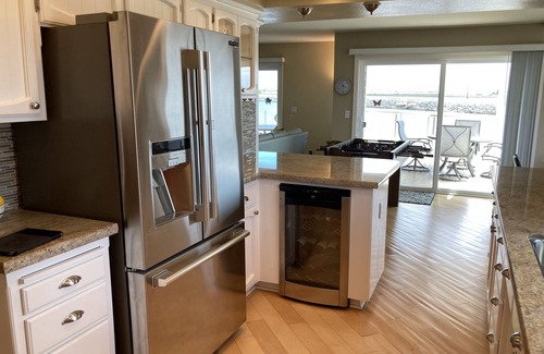 Discovery Bay Casa | Sunrise Holiday Home in Discovery Bay, fast water is 6 minutes away. Pets ok!