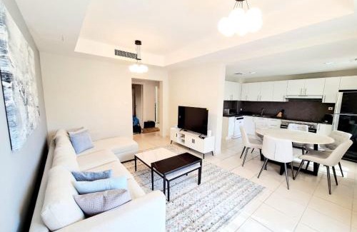 Emirates Hills Villa | SUNRISE HOMES - A Private Pool Villa sleeps 5 in Springs