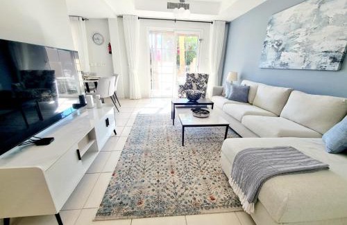 Emirates Hills Villa | SUNRISE HOMES - A Private Pool Villa sleeps 5 in Springs