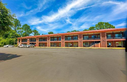 Albany Hotel | Sunrise Inn By OYO Albany