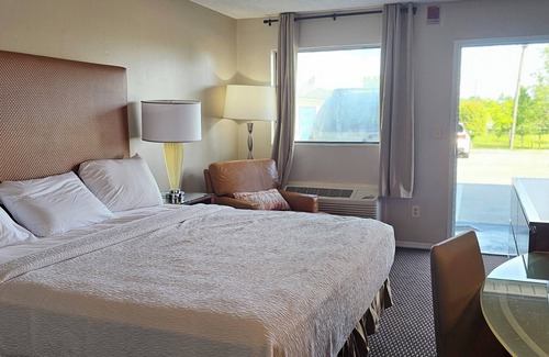 Eastman Hotel | Sunrise Inn
