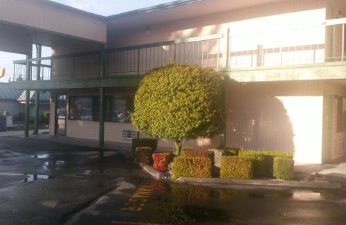 Everett Hotel | Sunrise Inn
